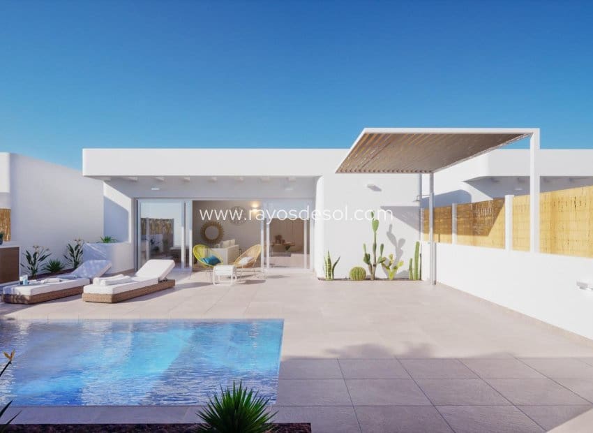 3 soveværelse Villa til salg i Los Alcazares med swimmingpool - € 499.900 (Ref: 8543805)