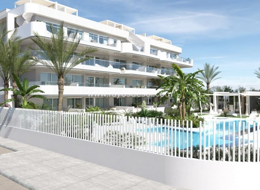 2 soveværelse Penthouse til salg i Orihuela Costa med swimmingpool - € 440.000 (Ref: 8543825)