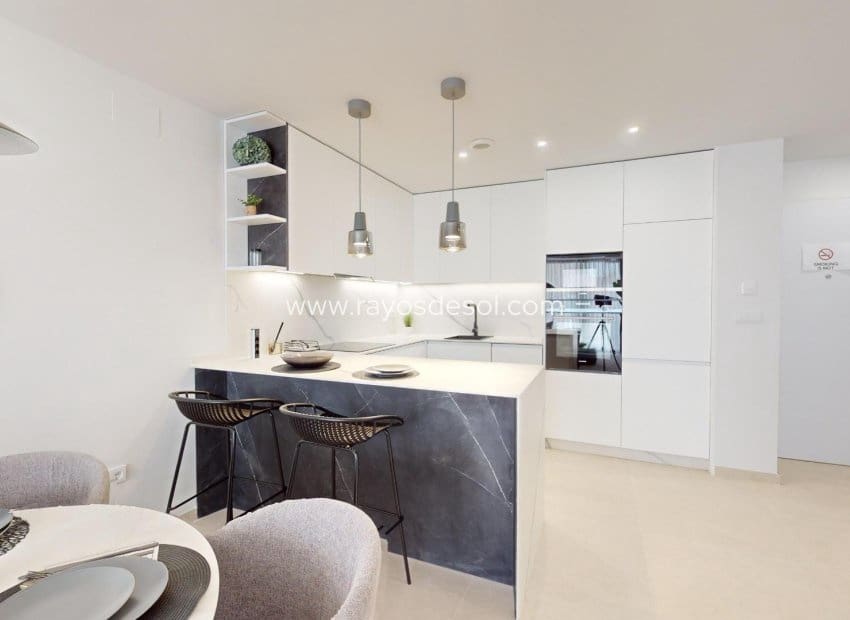 2 soveværelse Penthouse til salg i Orihuela Costa med swimmingpool - € 440.000 (Ref: 8543825)