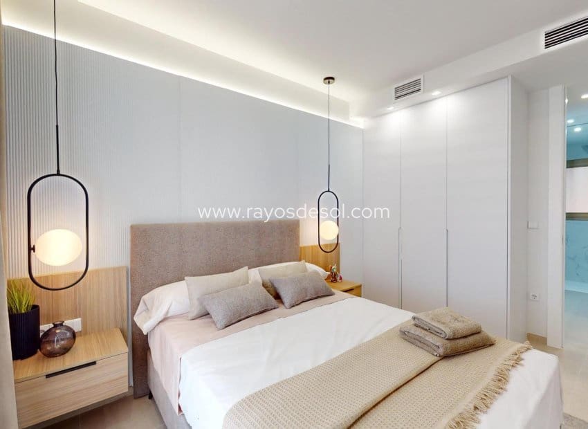 2 soveværelse Penthouse til salg i Orihuela Costa med swimmingpool - € 440.000 (Ref: 8543825)