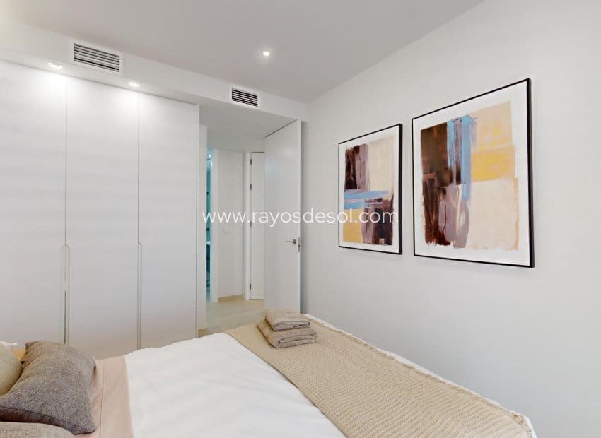 2 soveværelse Penthouse til salg i Orihuela Costa med swimmingpool - € 440.000 (Ref: 8543825)