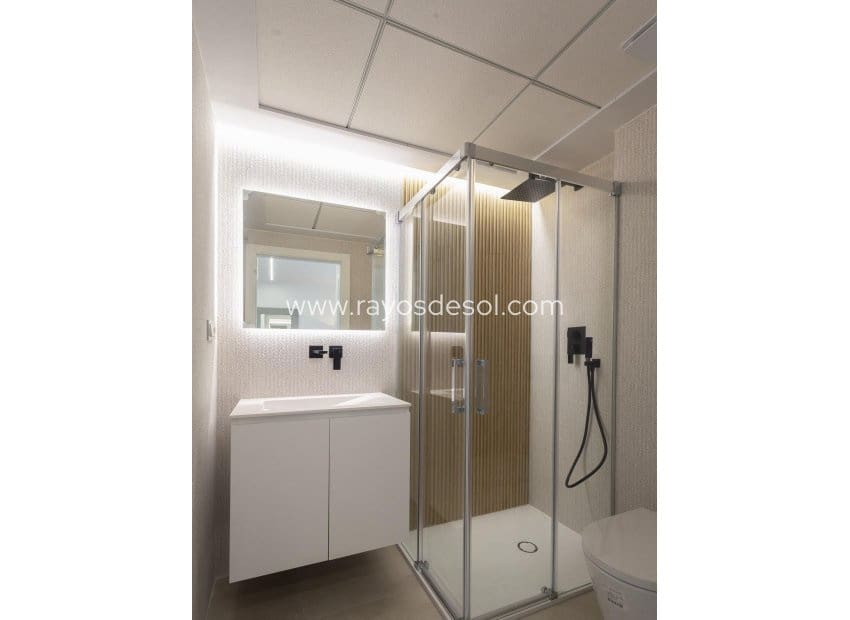 3 slaapkamer Appartement te koop in Denia met zwembad - € 475.000 (Ref: 8543846)