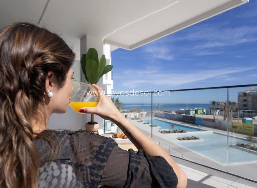 3 slaapkamer Appartement te koop in Denia met zwembad - € 475.000 (Ref: 8543846)