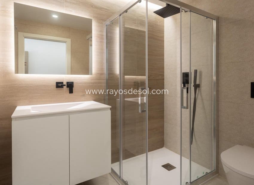 3 slaapkamer Appartement te koop in Denia met zwembad - € 475.000 (Ref: 8543846)