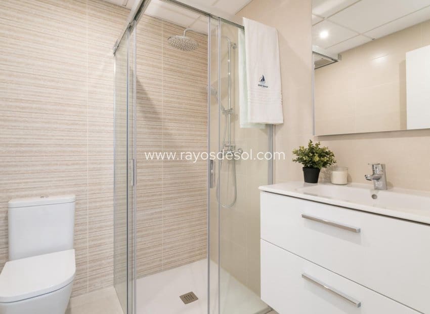 2 bedroom Apartment for sale in Torrevieja with pool - € 285,000 (Ref: 8543860)