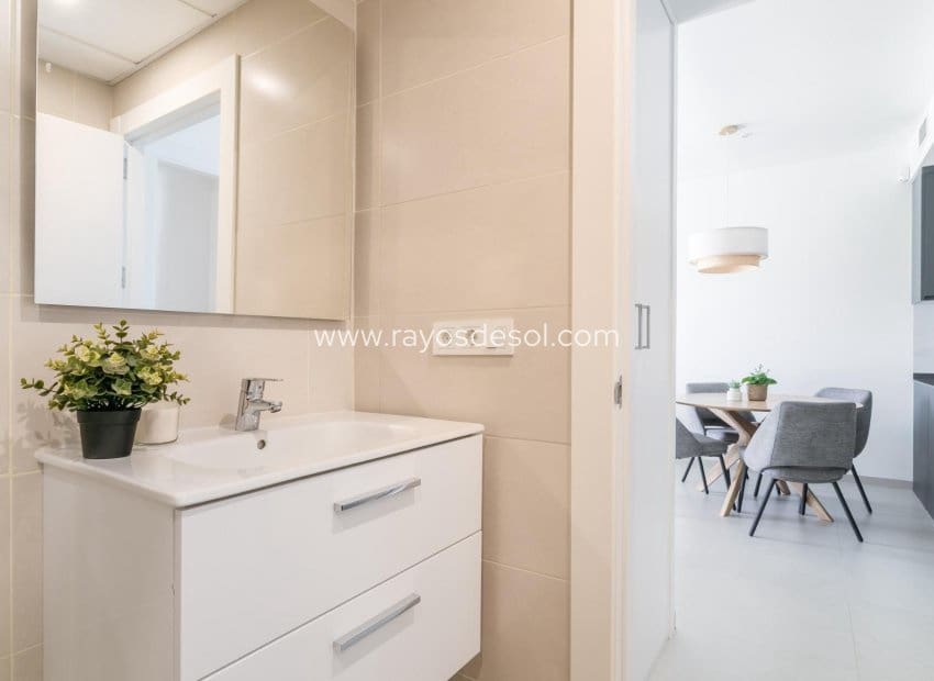 2 bedroom Apartment for sale in Torrevieja with pool - € 285,000 (Ref: 8543860)