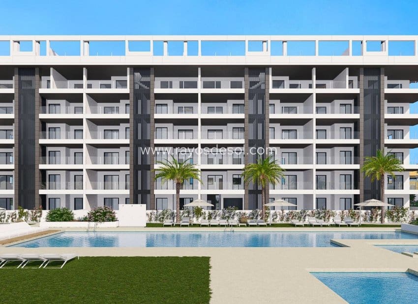 2 chambre Appartement à vendre à Torrevieja avec piscine - 310 000 € (Ref: 8543860)