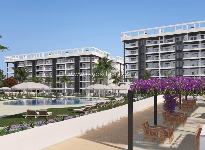 2 chambre Appartement à vendre à Torrevieja avec piscine - 310 000 € (Ref: 8543860)