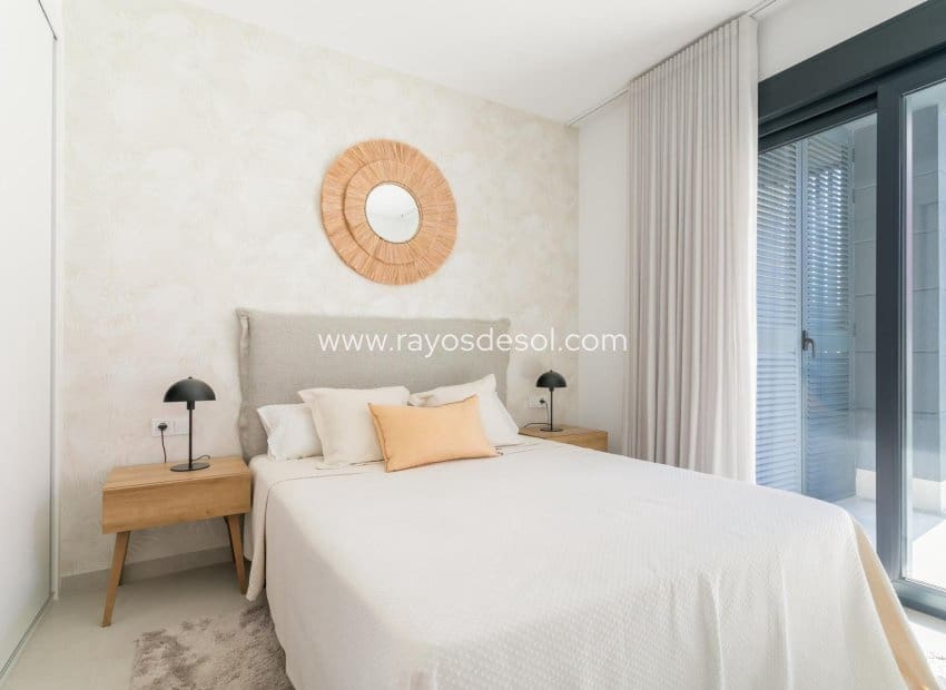 2 chambre Appartement à vendre à Torrevieja avec piscine - 310 000 € (Ref: 8543860)