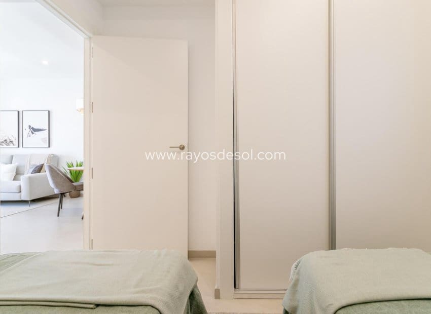 2 chambre Appartement à vendre à Torrevieja avec piscine - 310 000 € (Ref: 8543860)
