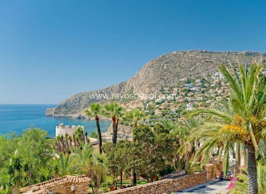 4 soveværelse Villa til salg i Calpe / Calp med swimmingpool - € 950.000 (Ref: 8543975)