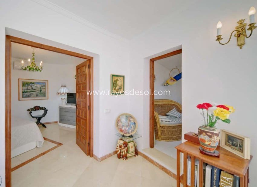 4 soveværelse Villa til salg i Calpe / Calp med swimmingpool - € 950.000 (Ref: 8543975)