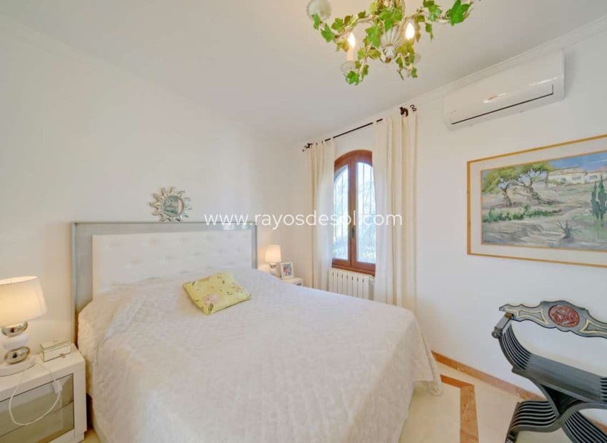 4 soveværelse Villa til salg i Calpe / Calp med swimmingpool - € 950.000 (Ref: 8543975)