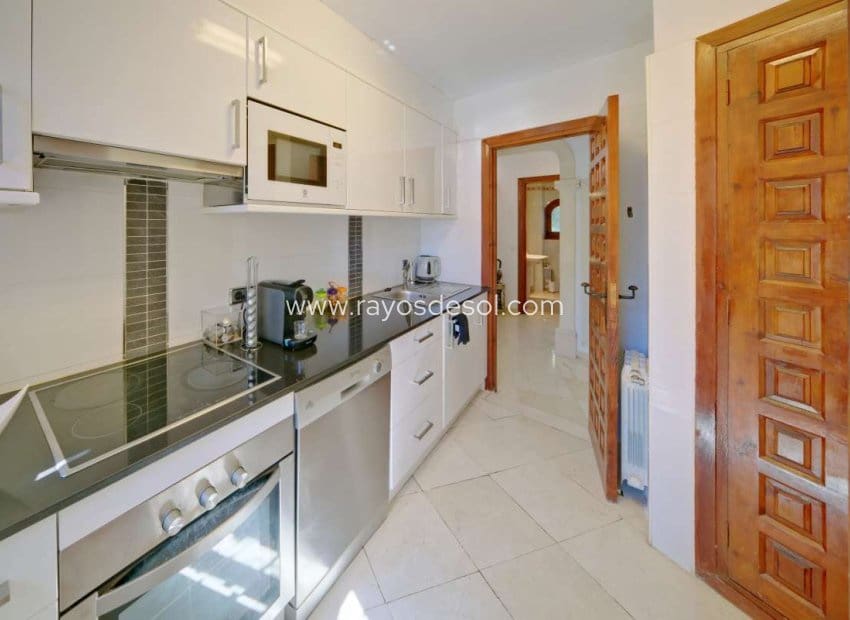 4 soveværelse Villa til salg i Calpe / Calp med swimmingpool - € 950.000 (Ref: 8543975)