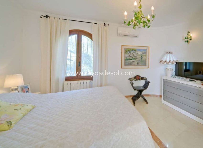 4 soveværelse Villa til salg i Calpe / Calp med swimmingpool - € 950.000 (Ref: 8543975)