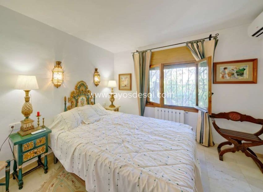 4 soveværelse Villa til salg i Calpe / Calp med swimmingpool - € 950.000 (Ref: 8543975)