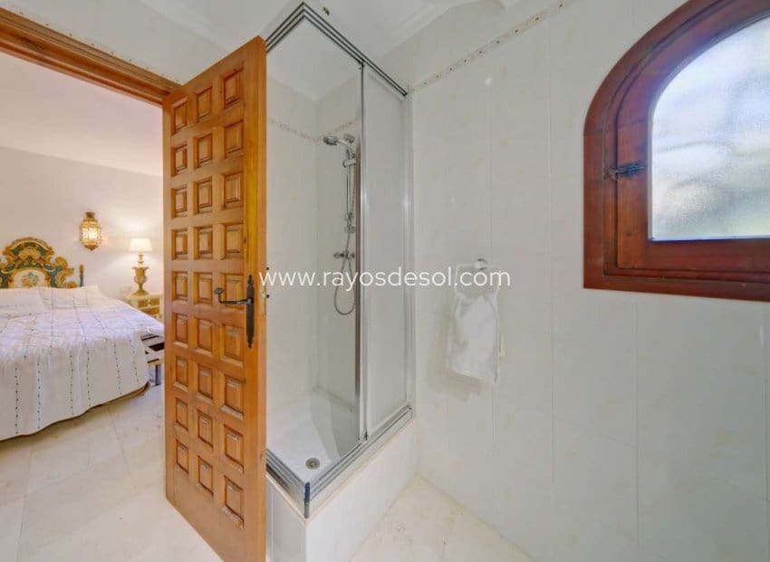 4 soveværelse Villa til salg i Calpe / Calp med swimmingpool - € 950.000 (Ref: 8543975)