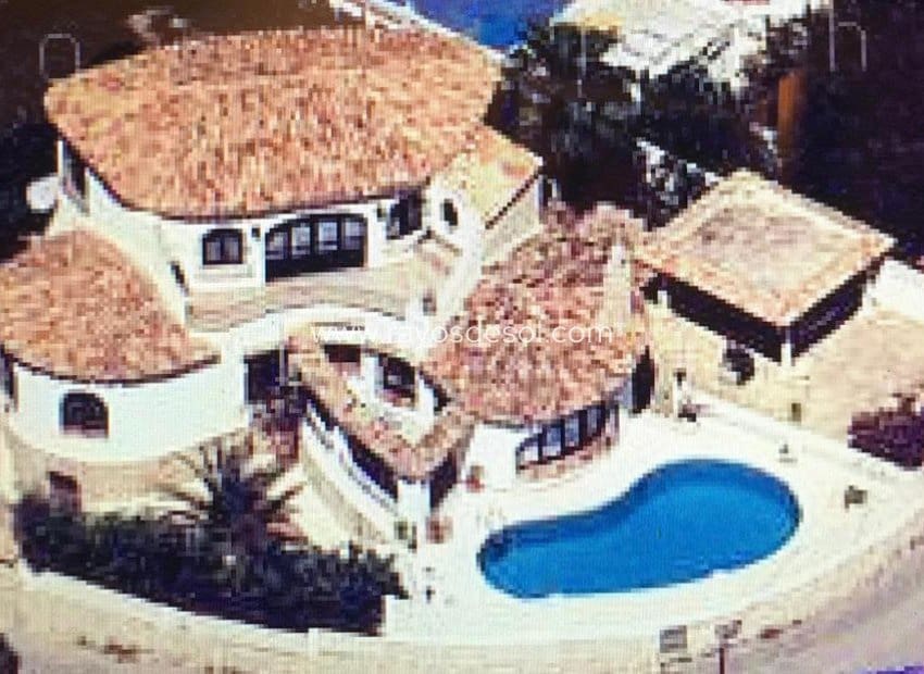 4 soveværelse Villa til salg i Calpe / Calp med swimmingpool - € 950.000 (Ref: 8543975)