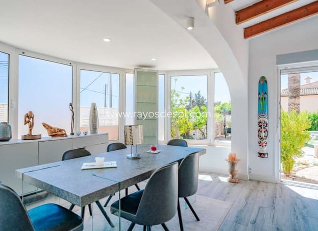 3 bedroom Villa for sale in Calpe / Calp with pool - € 535,000 (Ref: 8543976)