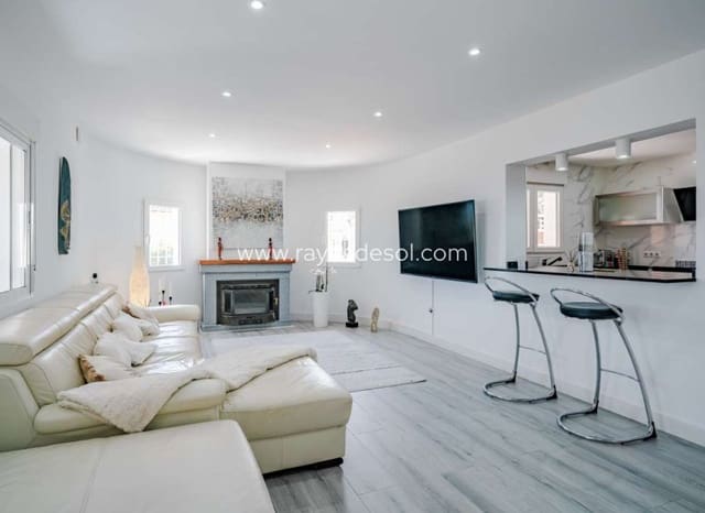 3 bedroom Villa for sale in Calpe / Calp with pool - € 535,000 (Ref: 8543976)