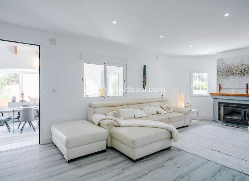 3 bedroom Villa for sale in Calpe / Calp with pool - € 535,000 (Ref: 8543976)