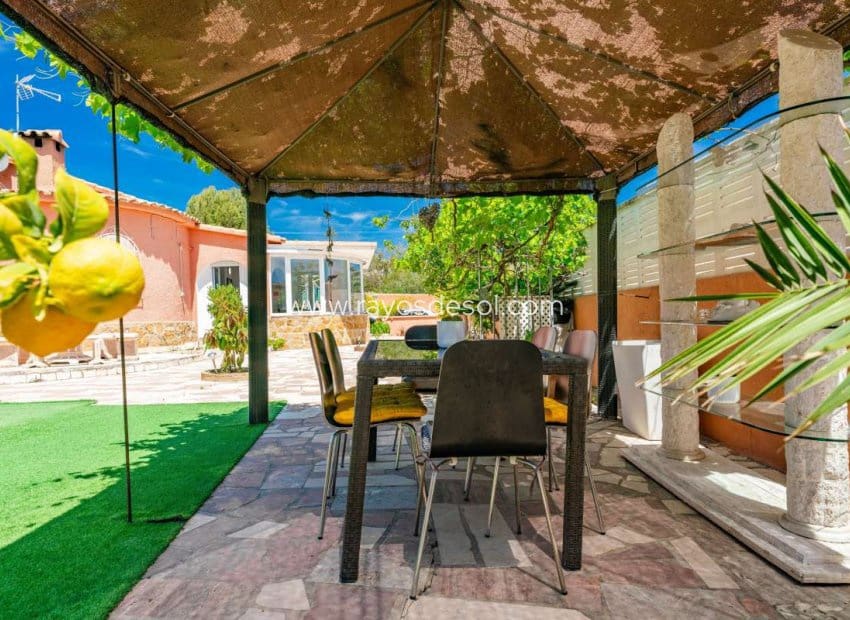 3 bedroom Villa for sale in Calpe / Calp with pool - € 535,000 (Ref: 8543976)