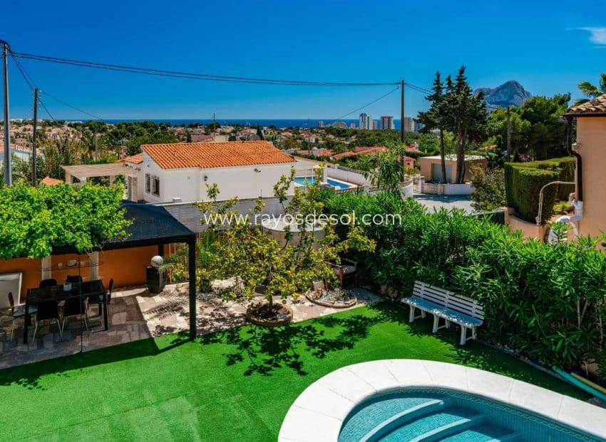 3 bedroom Villa for sale in Calpe / Calp with pool - € 535,000 (Ref: 8543976)
