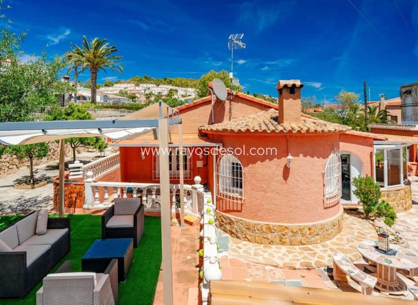 3 bedroom Villa for sale in Calpe / Calp with pool - € 535,000 (Ref: 8543976)