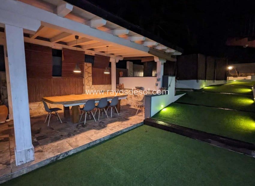 6 soveværelse Villa til salg i Calpe / Calp med swimmingpool - € 845.000 (Ref: 8543977)