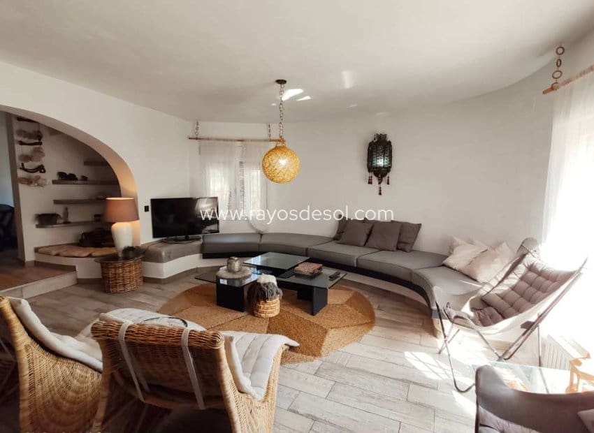 6 soveværelse Villa til salg i Calpe / Calp med swimmingpool - € 845.000 (Ref: 8543977)