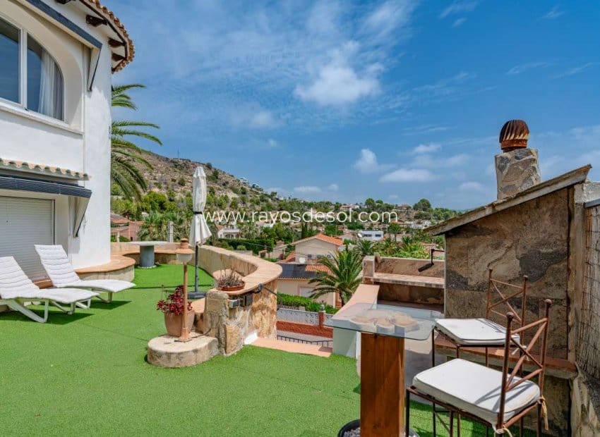 6 bedroom Villa for sale in Calpe / Calp - € 845,000 (Ref: 8543977)