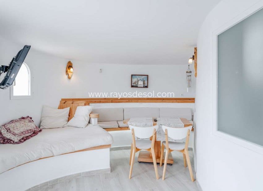 6 bedroom Villa for sale in Calpe / Calp - € 845,000 (Ref: 8543977)