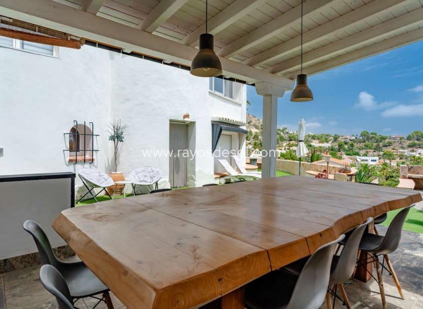 6 bedroom Villa for sale in Calpe / Calp - € 845,000 (Ref: 8543977)