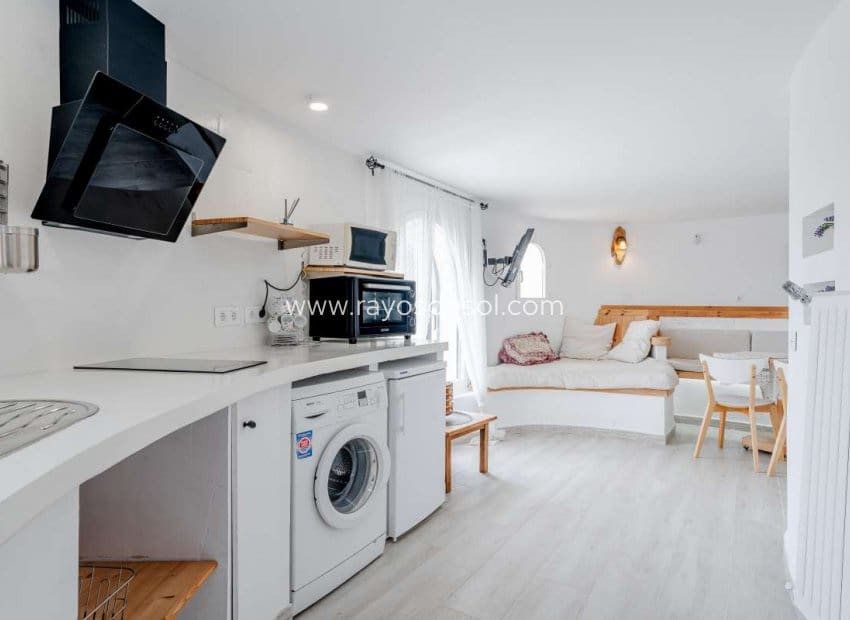 6 bedroom Villa for sale in Calpe / Calp - € 845,000 (Ref: 8543977)