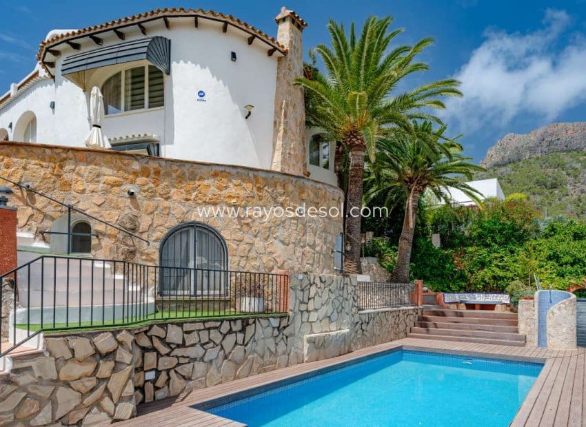 6 bedroom Villa for sale in Calpe / Calp - € 845,000 (Ref: 8543977)