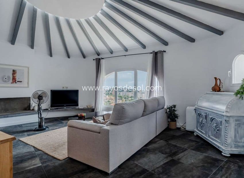 6 bedroom Villa for sale in Calpe / Calp - € 845,000 (Ref: 8543977)
