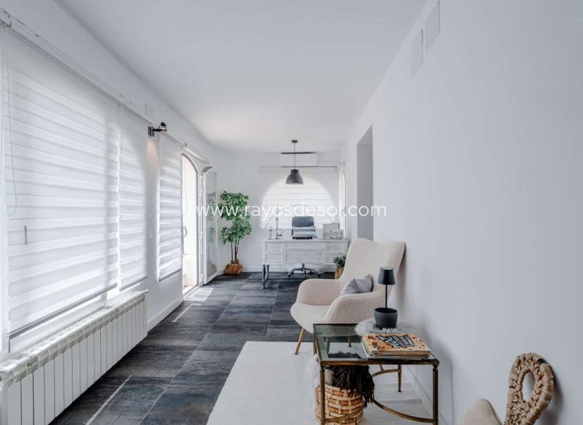 6 bedroom Villa for sale in Calpe / Calp - € 845,000 (Ref: 8543977)