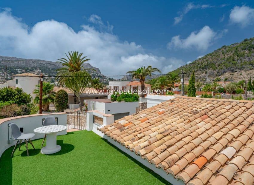6 bedroom Villa for sale in Calpe / Calp - € 845,000 (Ref: 8543977)