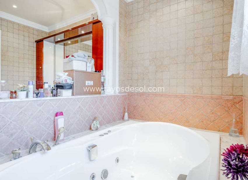 5 soveværelse Villa til salg i Calpe / Calp med swimmingpool - € 920.000 (Ref: 8543978)