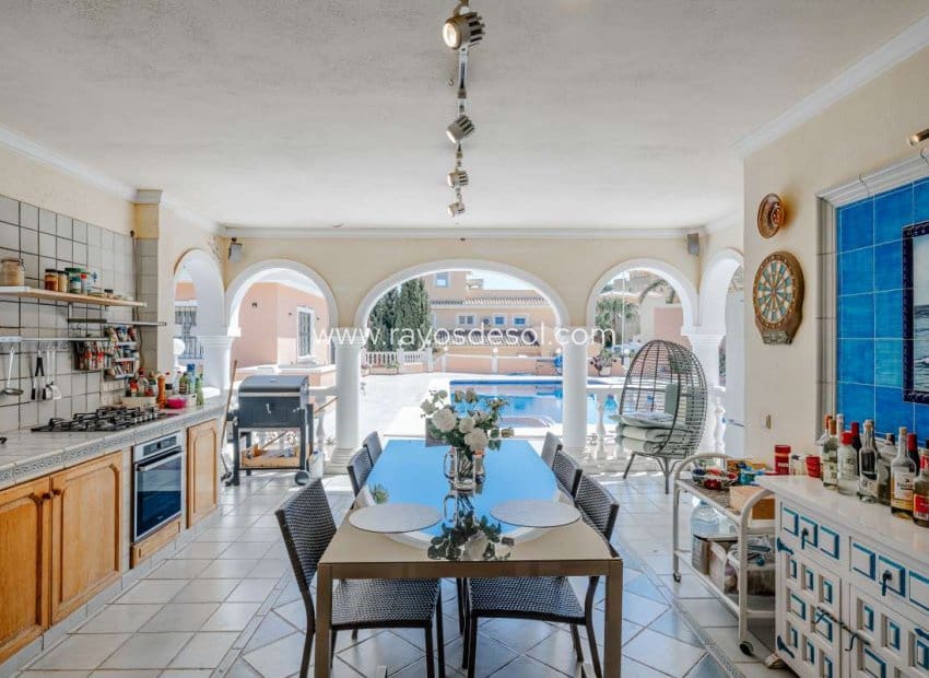 5 soveværelse Villa til salg i Calpe / Calp med swimmingpool - € 920.000 (Ref: 8543978)