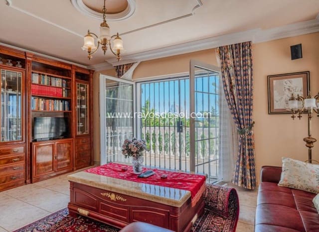 5 slaapkamer Villa te koop in Maryvilla, Calpe / Calp met zwembad - € 920.000 (Ref: 8543978)