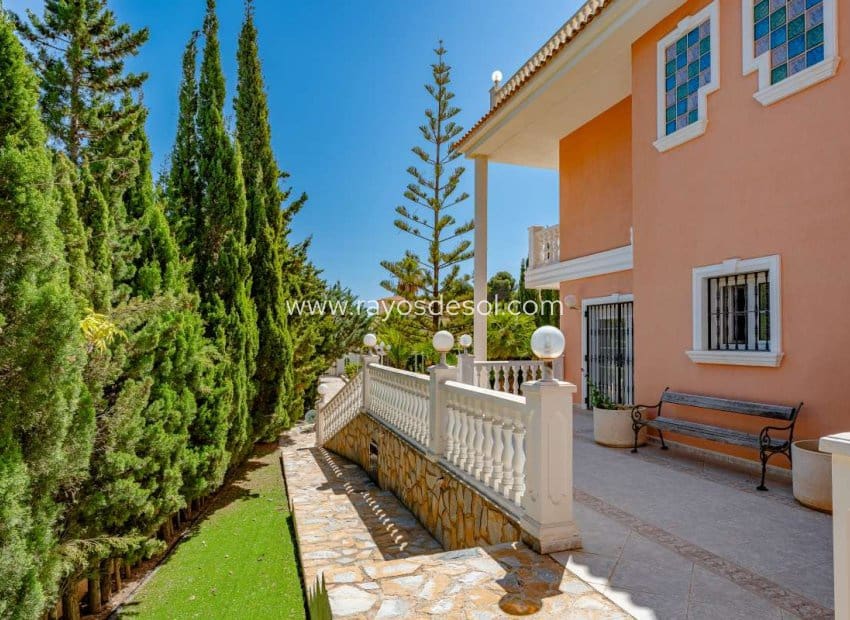 5 soveværelse Villa til salg i Calpe / Calp med swimmingpool - € 920.000 (Ref: 8543978)