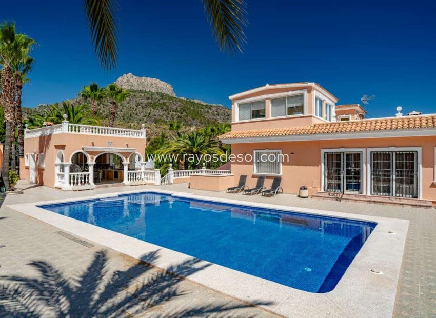 5 soveværelse Villa til salg i Calpe / Calp med swimmingpool - € 920.000 (Ref: 8543978)