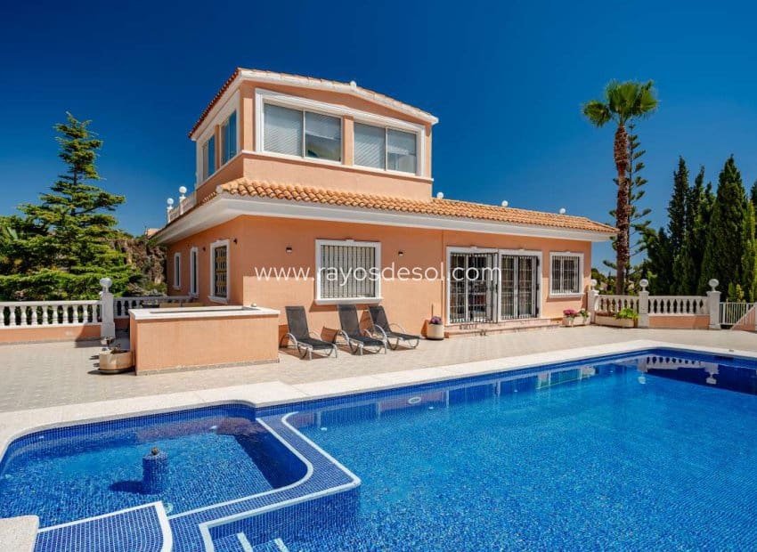 5 soveværelse Villa til salg i Calpe / Calp med swimmingpool - € 920.000 (Ref: 8543978)