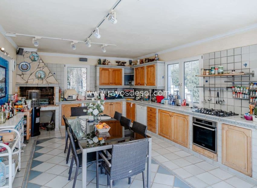 5 soveværelse Villa til salg i Calpe / Calp med swimmingpool - € 920.000 (Ref: 8543978)