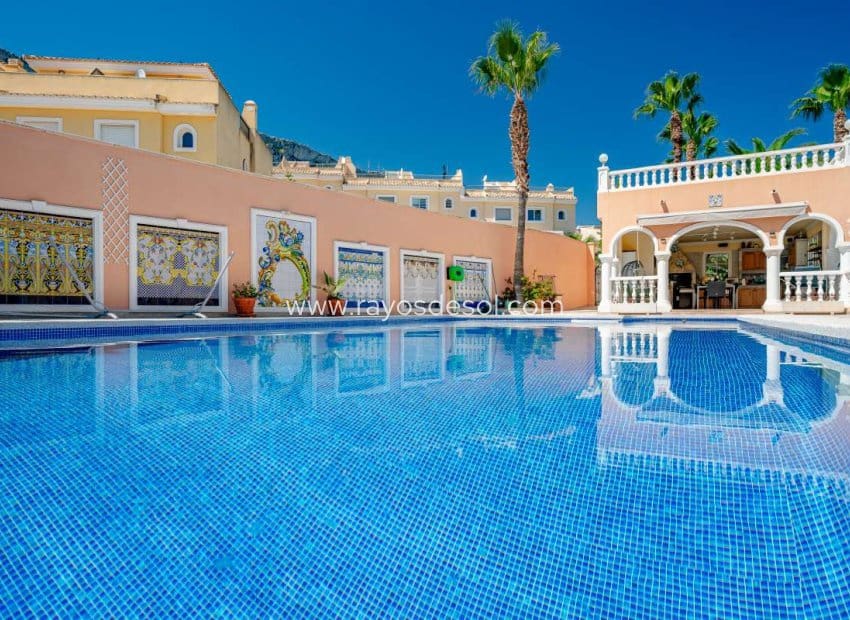 5 soveværelse Villa til salg i Calpe / Calp med swimmingpool - € 920.000 (Ref: 8543978)