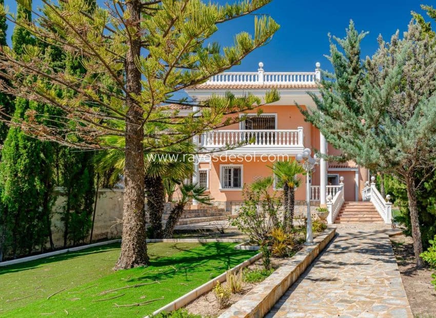 5 soveværelse Villa til salg i Calpe / Calp med swimmingpool - € 920.000 (Ref: 8543978)