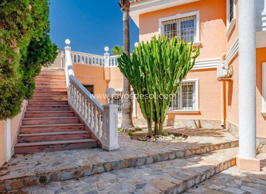 5 soveværelse Villa til salg i Calpe / Calp med swimmingpool - € 920.000 (Ref: 8543978)