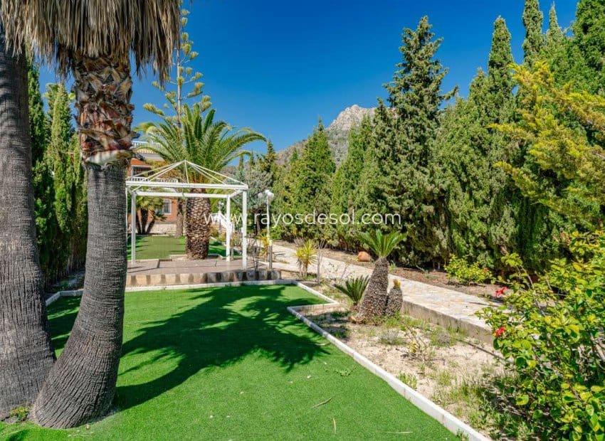 5 soveværelse Villa til salg i Calpe / Calp med swimmingpool - € 920.000 (Ref: 8543978)