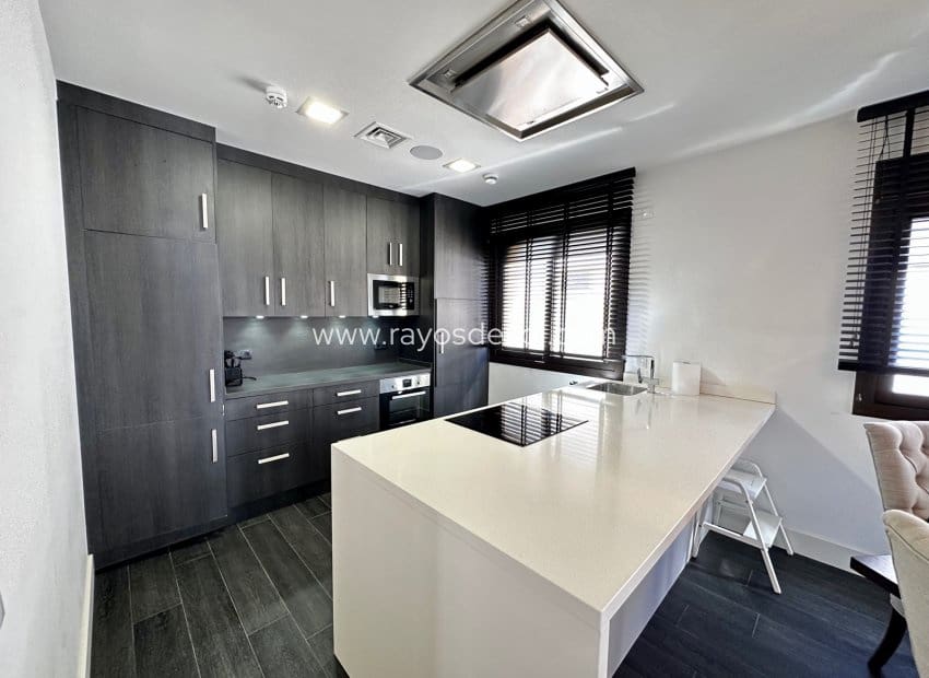 2 soveværelse Penthouse til salg i Guardamar del Segura med swimmingpool - € 429.000 (Ref: 8544005)